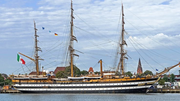 nave scuola amerigo-vespucci